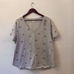Old Navy Grey Bicycle Print Everywear V-Neck Tee